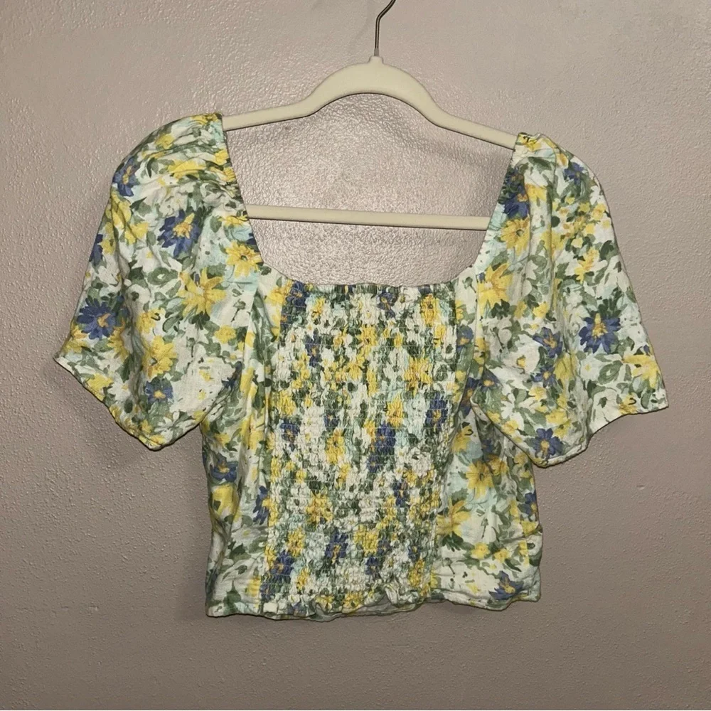 Abercrombie & Fitch Yellow and Blue Floral linen blend puff sleeve croppedBlouse